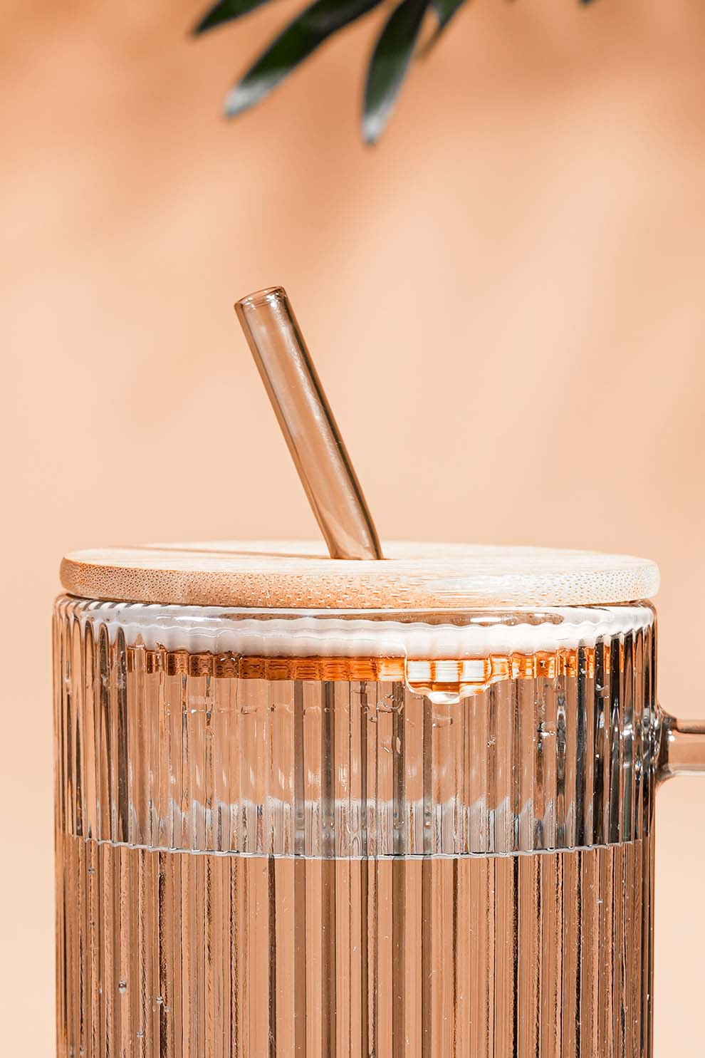 Stan Smoke Glass Tumbler with Wooden Lid & Glass Straw (750ml)