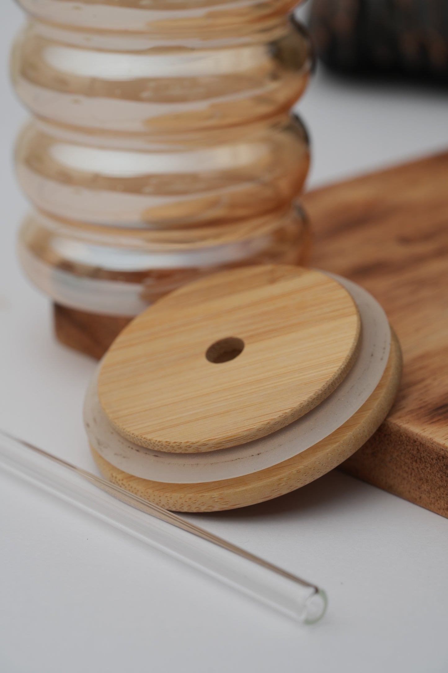 Amber Hive Glass Tumbler with Wooden Lid & Glass Straw Set of 2 (540ml)