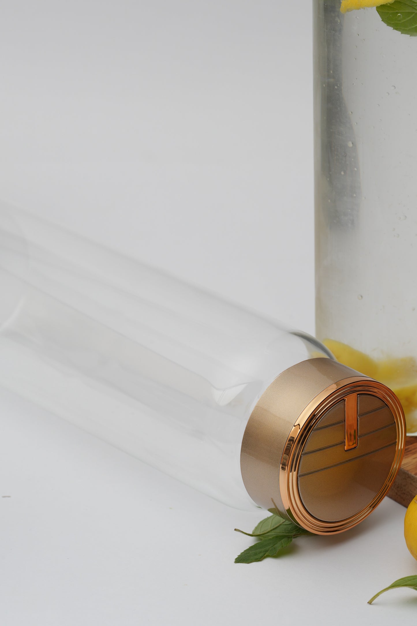 Minimalist Borosilicate Glass Bottle 1 Litre