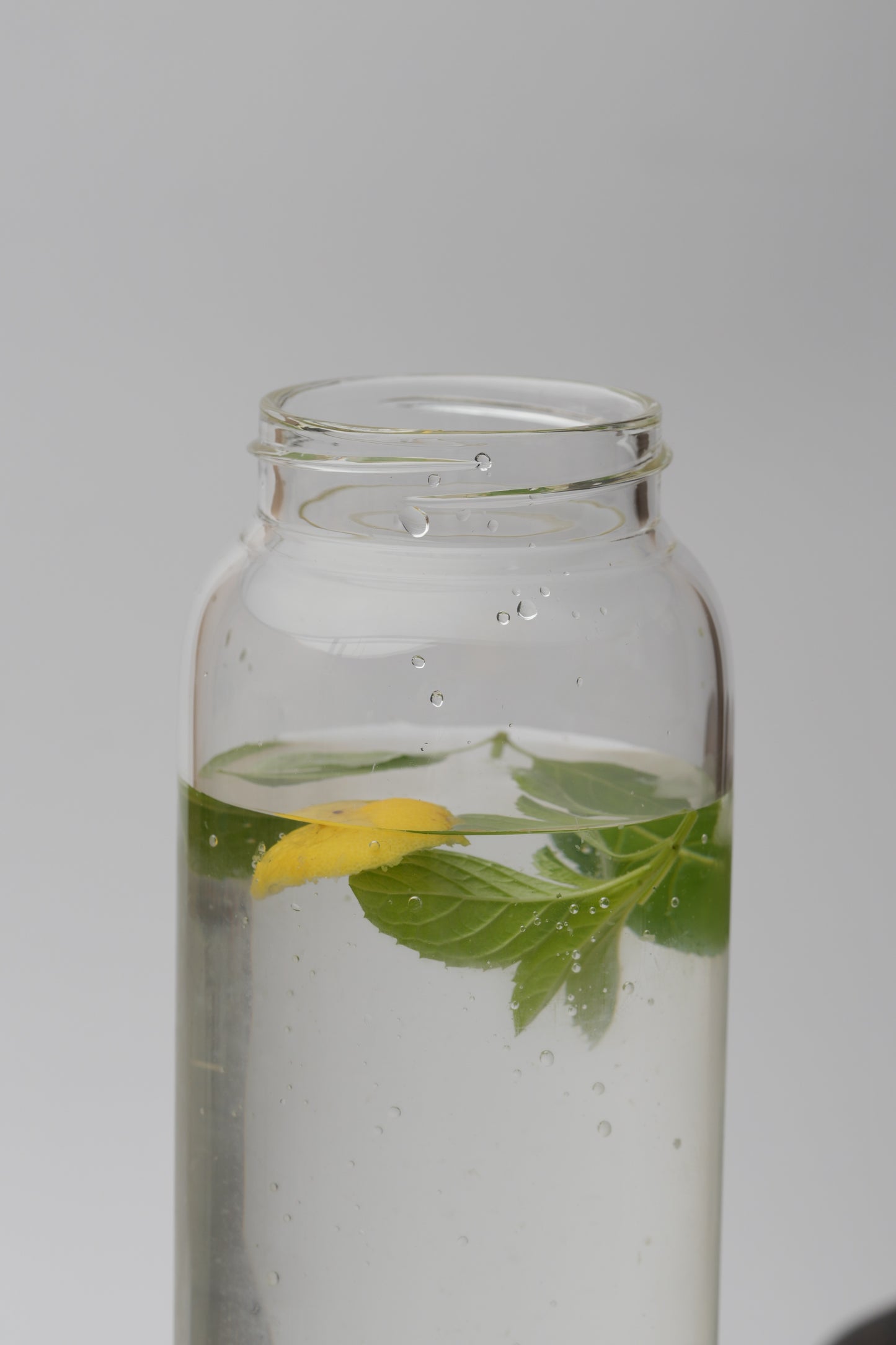 Minimalist Borosilicate Glass Bottle 1 Litre