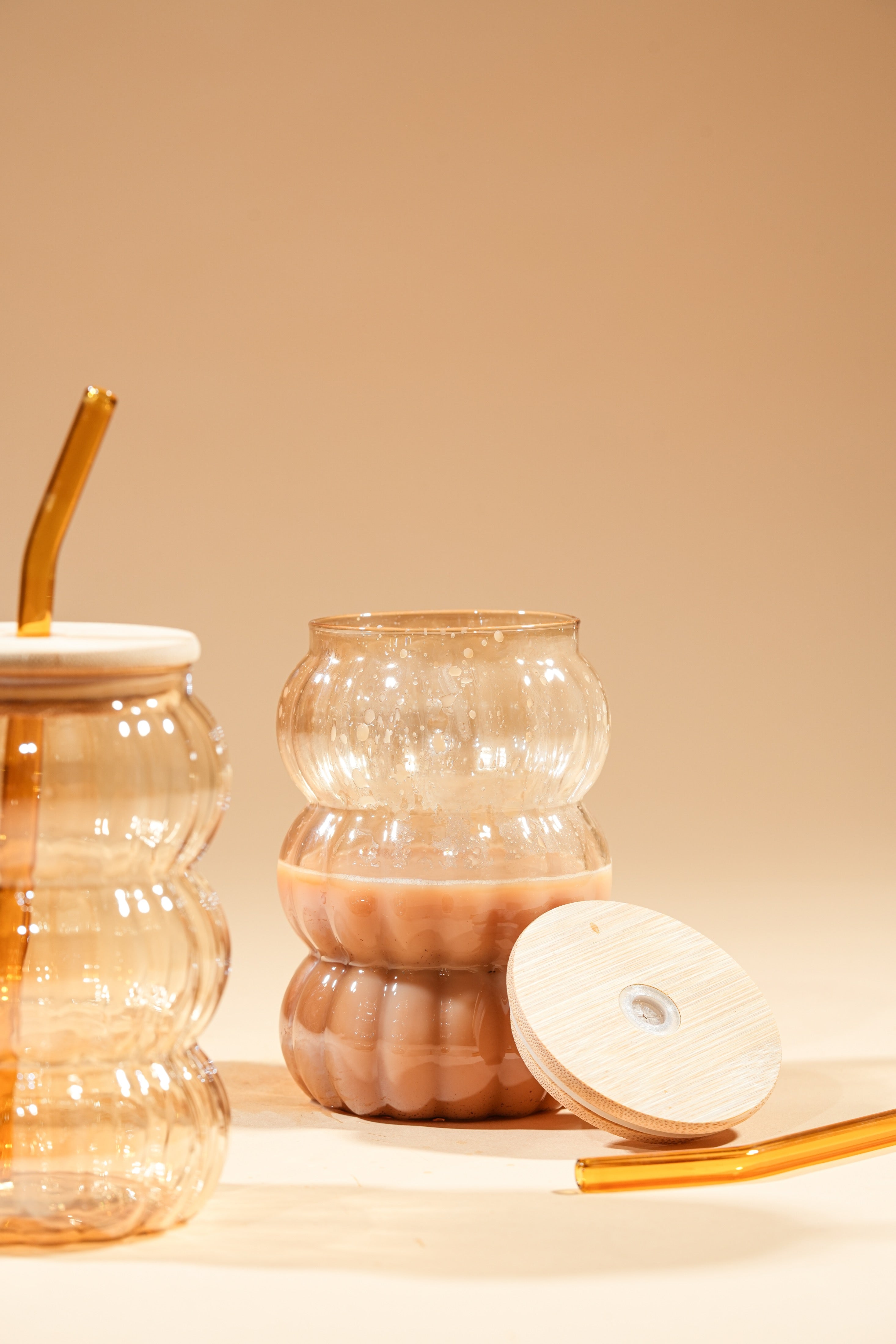 Amber Hive 2.0 Glass Tumbler with Wooden Lid & Glass Straw Set of 2 (600ml)