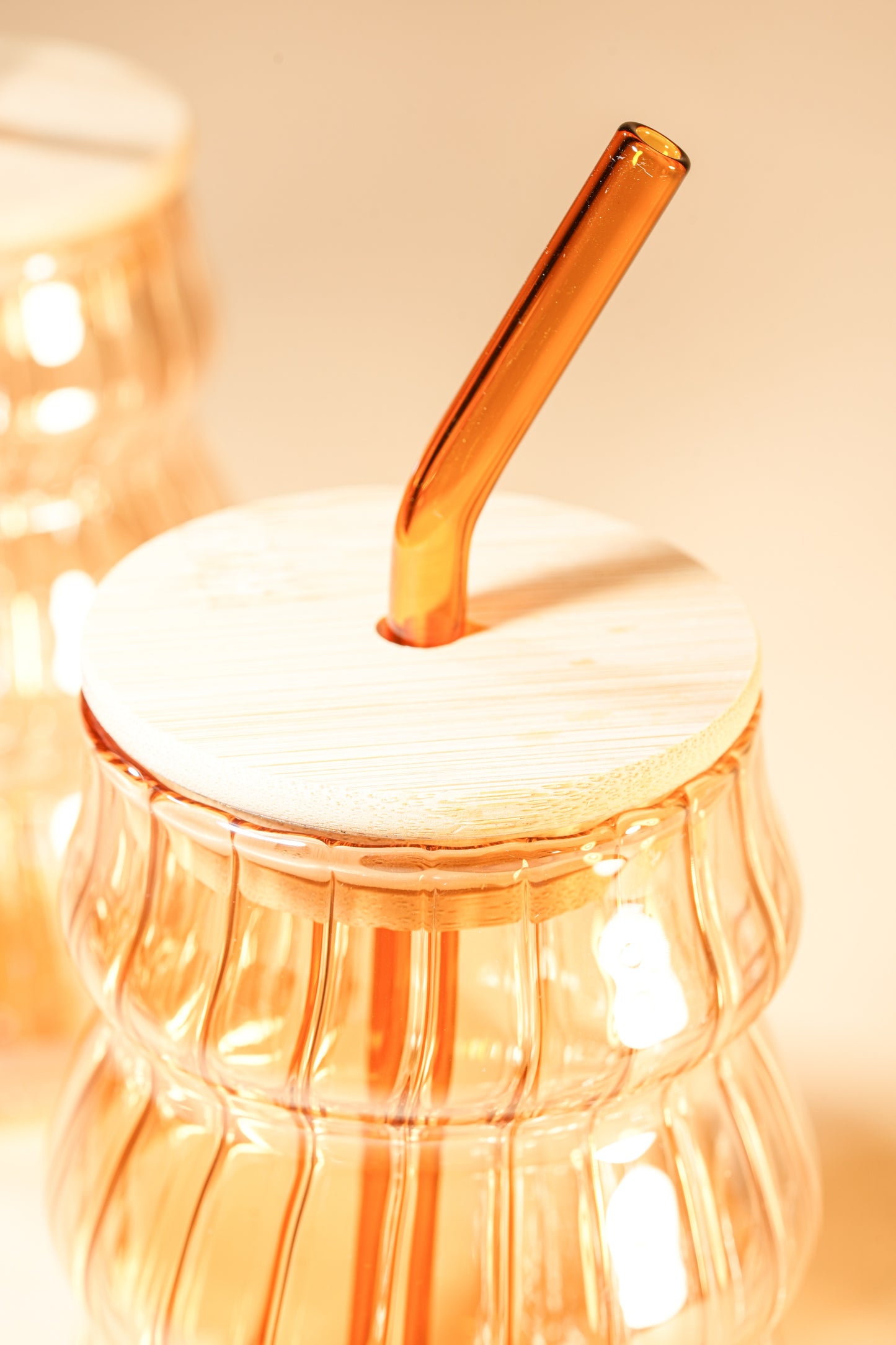 Amber Ripple Glass Tumbler with Wooden Lid & Glass Straw Set of 2 (480ml)