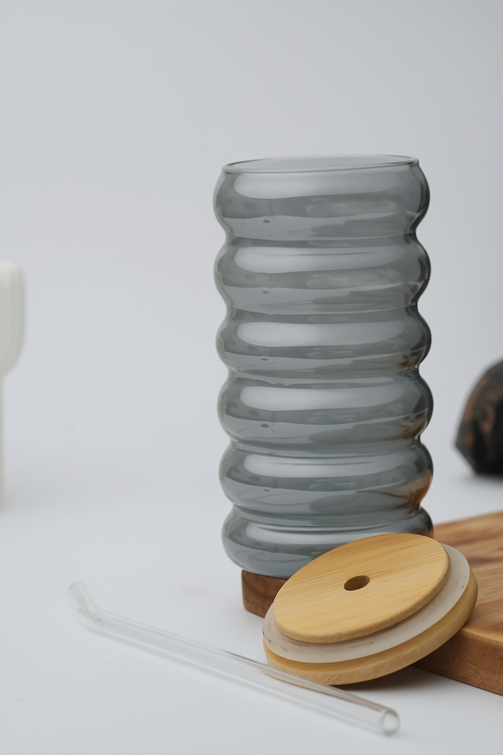 Grey Hive Glass Tumbler with Wooden Lid & Glass Straw Set of 2 (540ml)